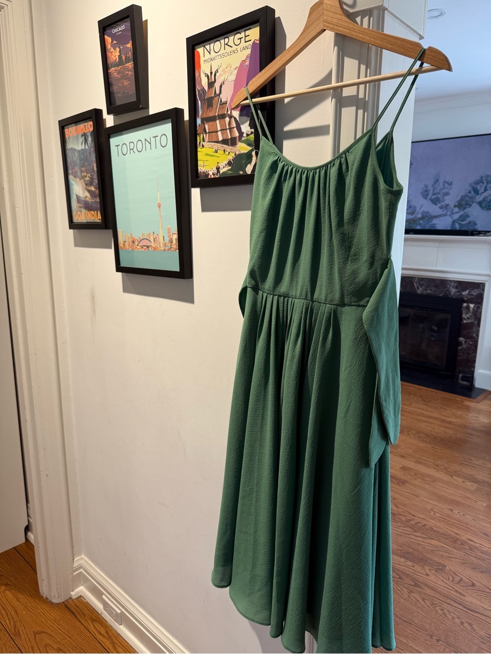Gal Meets Glam Green Midi Dress with Spaghetti Straps